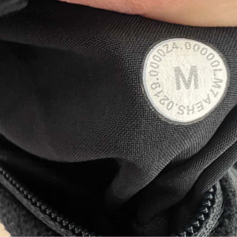 Lululemon T.H.E. Lined Short 9" Pique Mesh - Picture 5 of 5